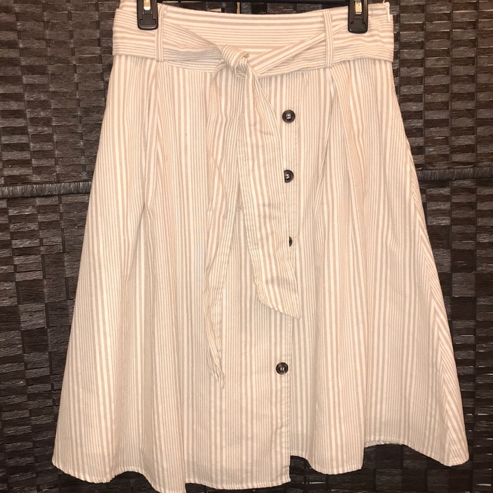 Midi tan skirt